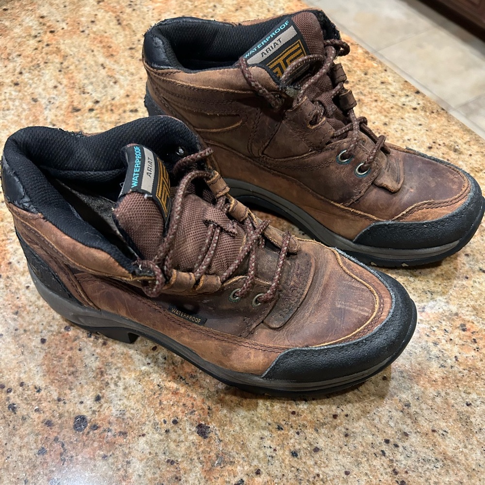 ARIAT WOMEN'S Style No. 10004134 Terrain Waterproof Boot